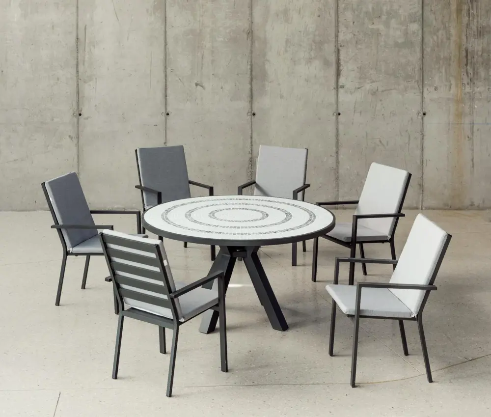 Harnau 150 — Dining table
