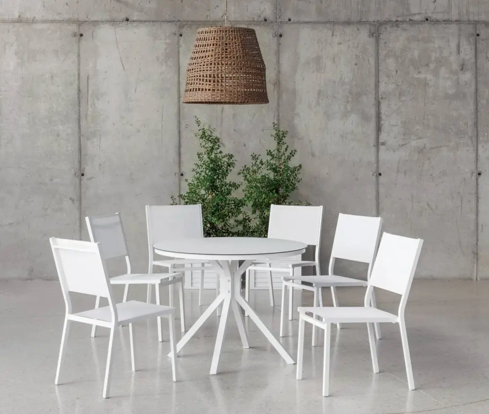 Giglio — Dining table