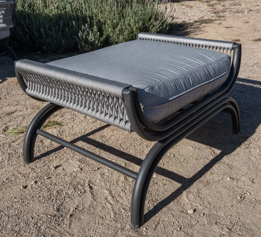 Saona — Footstool