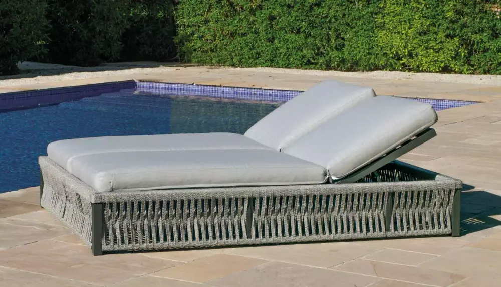 Cayman 200 — Bain de soleil