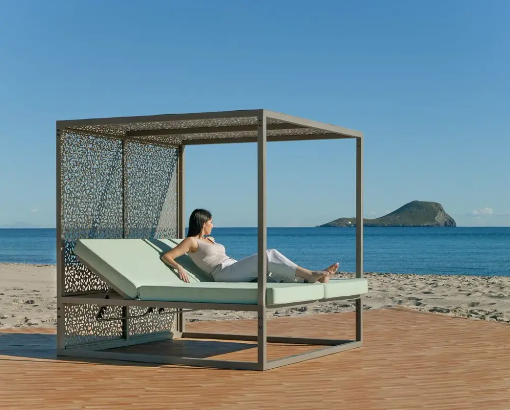 Mila — Daybed