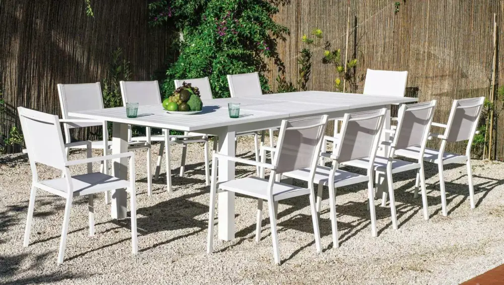 Camelia — Dining table