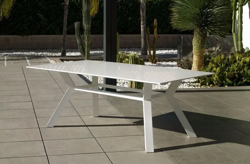 Andes — Dining table