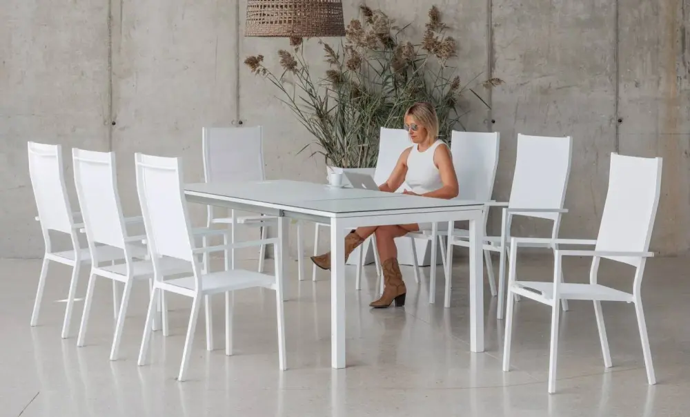 Singapur — Dining table