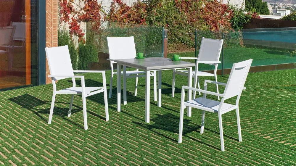 Margot 80 — Dining table