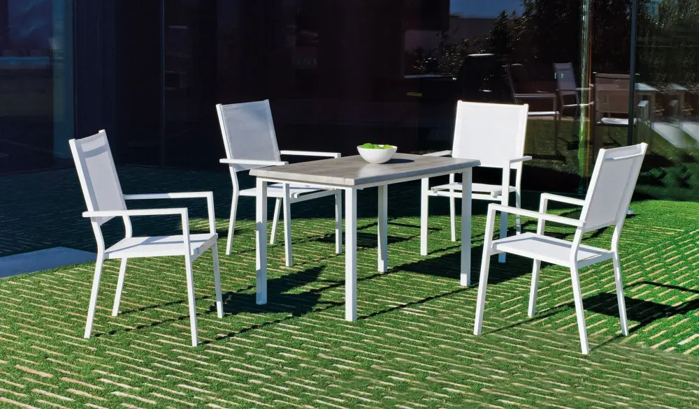 Margot — Dining table
