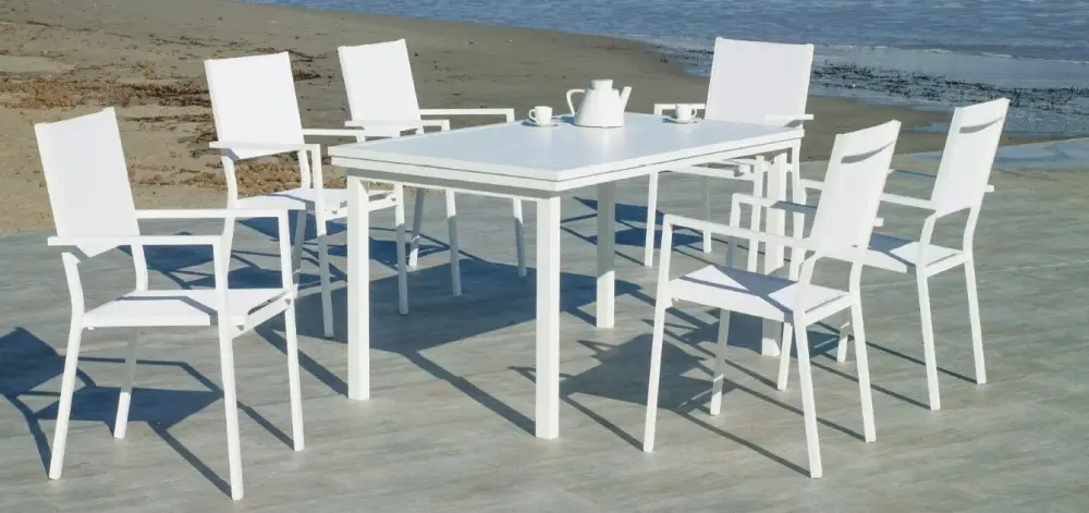 Neferti — Table à manger