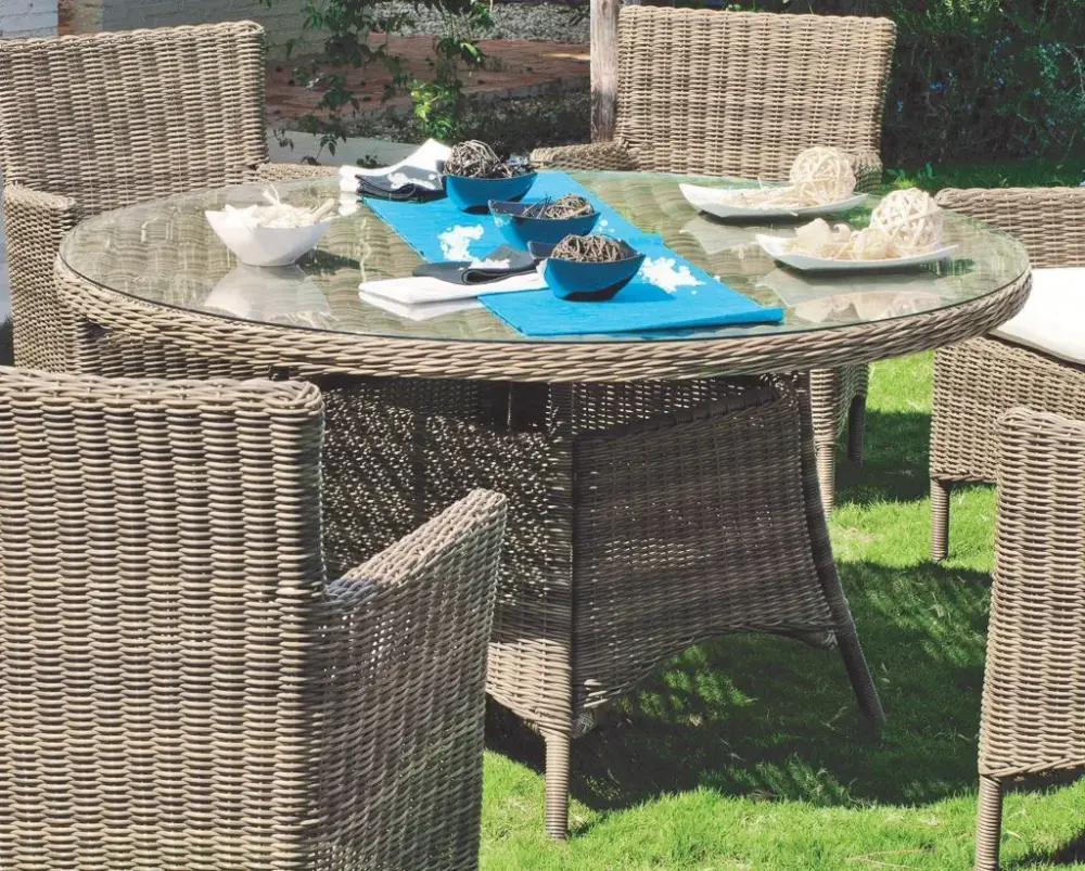 Borsalino — Dining table