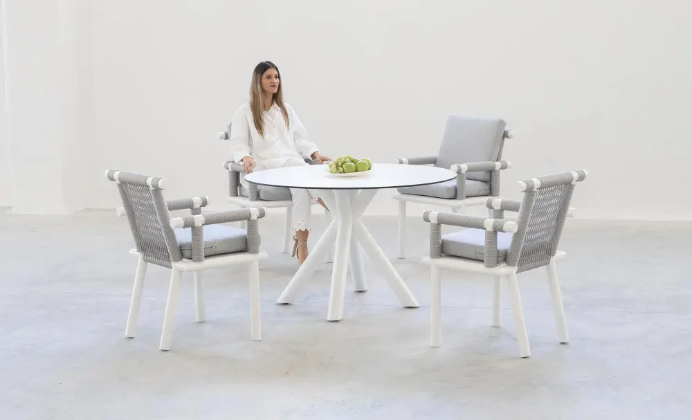 Palawan — Dining table