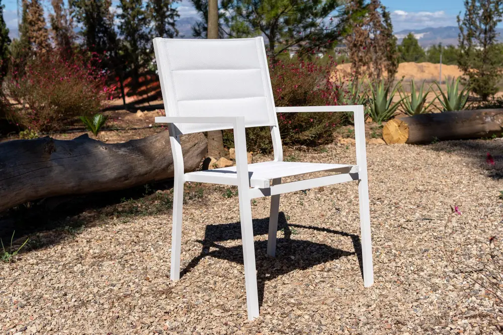 Milos 3 — Chaise
