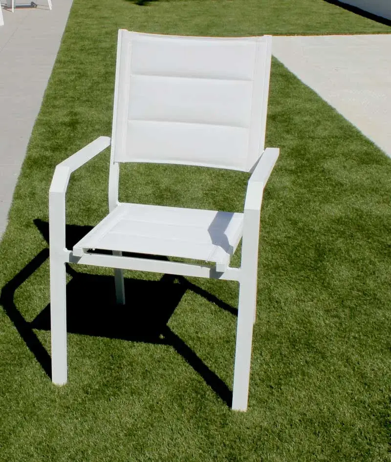 Priscila 3 — Chaise