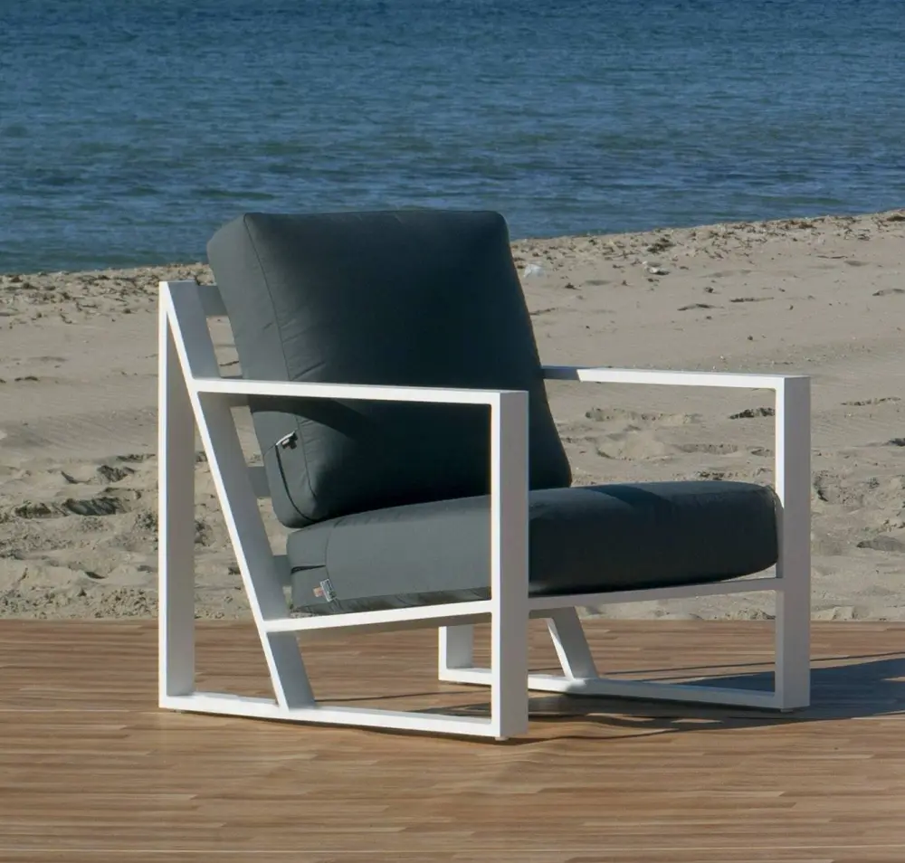 Alelí 1 — Armchair