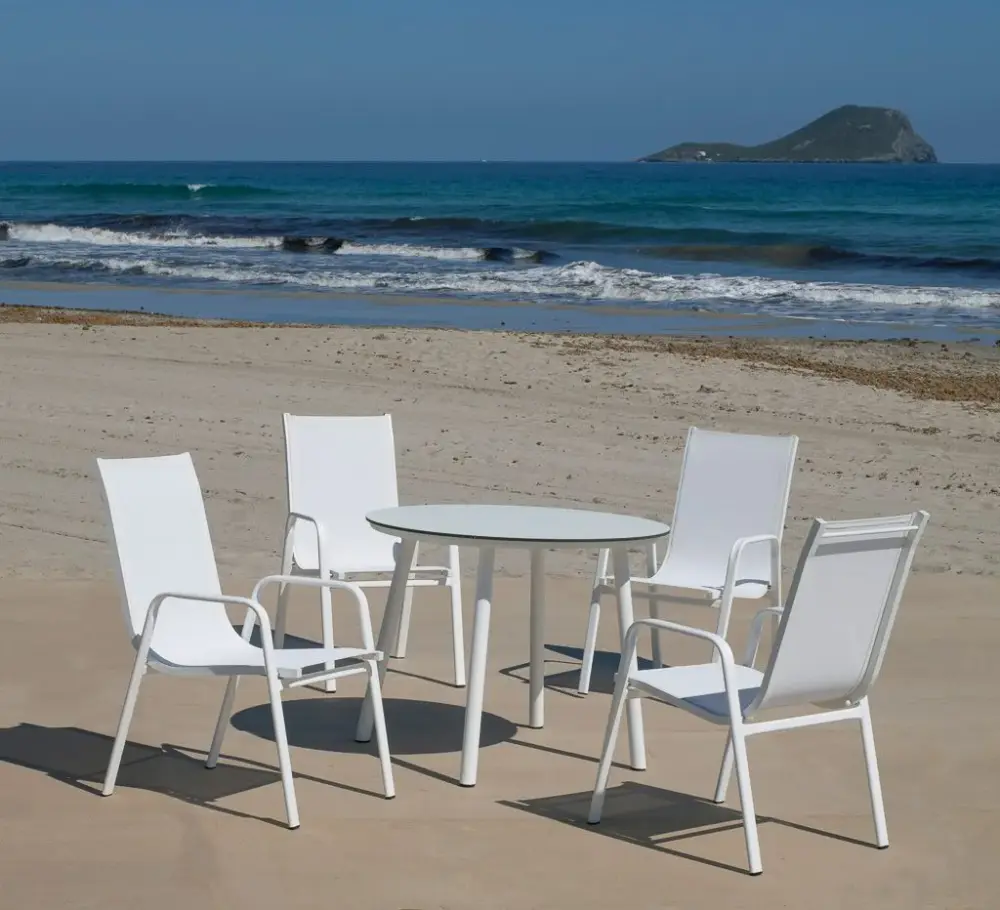 Mundra 100/4 — Dining set