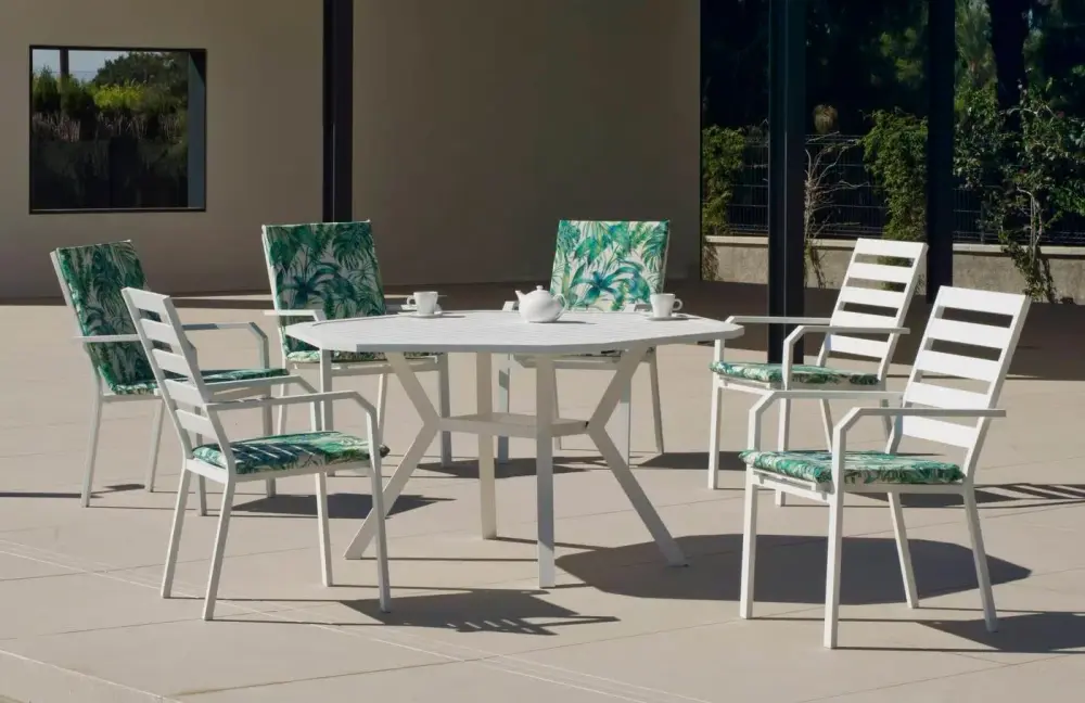 Brasilia 150/6 — Table à manger
