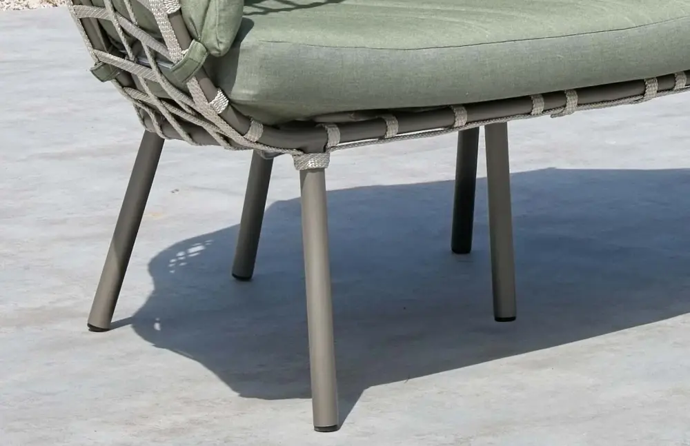 Detalle Sillón huevo doble de aluminio y cuerda trenzada Colombo