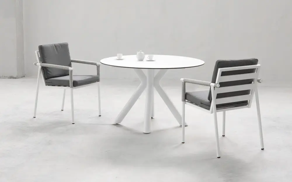 Conjunto de mesa y sillas de diseño Palawan Merlot
