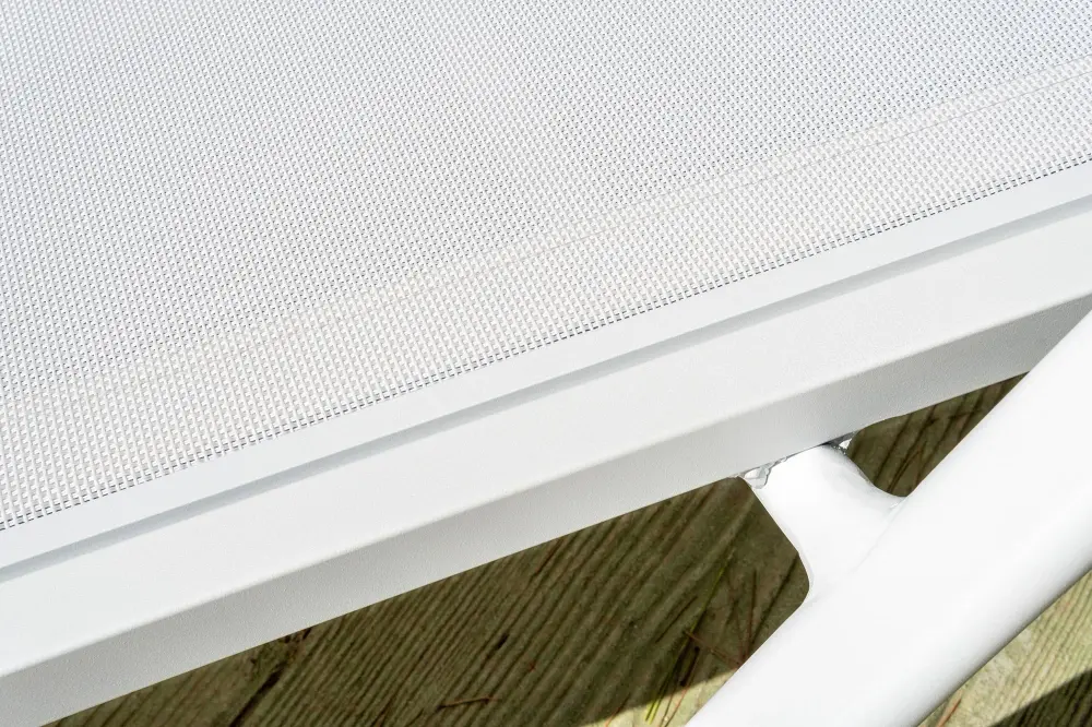 Detalle textilene tumbona apilable para piscina Marina