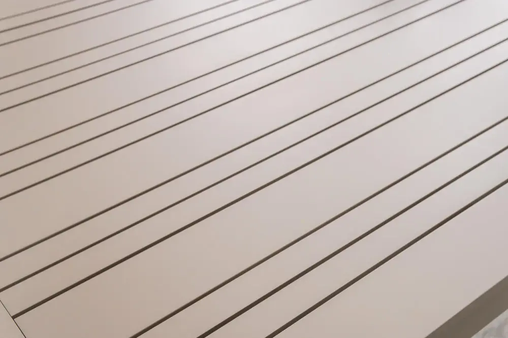 Detalle Mesa de comedor de aluminio recta para interiores modernos Paola