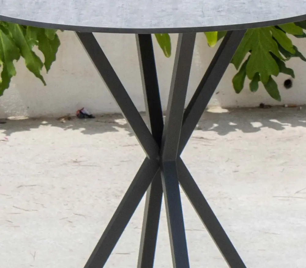 Detalle Mesa redonda para balcón Averdi