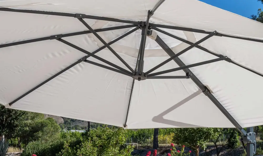 Detalle estructura Parasol lateral 350 de aluminio reforzado LongBay